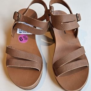 Lucky Brand Sandals Tan Vegan Leather Size 6.5 New With Tag